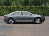 Used 2020 Volkswagen Passat 2.0T SE image 2