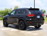 Used 2017 Jeep Grand Cherokee Altitude image 3