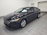 Used 2018 Ford Fusion SE w/ Fusion SE Technology Package image 2