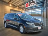 Used 2023 Chrysler Pacifica Touring-L image 2