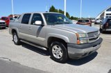 Used 2005 Chevrolet Avalanche Z66 w/ Sun And Sound Package image 3