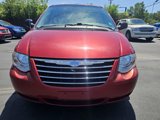 Used 2006 Chrysler Town & Country Touring image 4