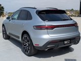 Certified 2024 Porsche Macan image 3