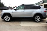 Used 2023 Volkswagen Atlas SE image 3
