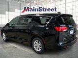 Used 2022 Chrysler Voyager LX image 3