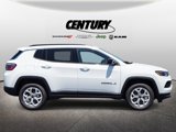 New 2025 Jeep Compass Latitude image 2