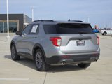 Used 2022 Ford Explorer XLT image 5