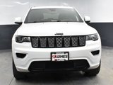 Used 2020 Jeep Grand Cherokee Altitude image 2
