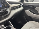 Used 2021 Toyota Highlander LE image 6
