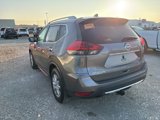 Used 2018 Nissan Rogue SV image 2