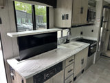 Used 2021 Ford E-450 and Econoline 450 Super Duty w/ Motorhome Prep Package image 4