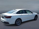 Used 2023 Volkswagen Jetta SE image 3