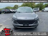 Used 2022 Ford Escape Titanium image 3