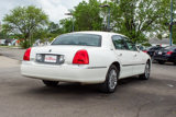 Used 2006 Lincoln Town Car Signature Limited image 5