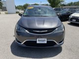 Used 2017 Chrysler Pacifica Touring-L image 2