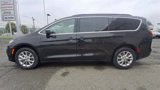 Used 2022 Chrysler Pacifica Touring-L image 5