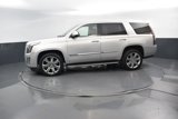 Used 2016 Cadillac Escalade Luxury image 2