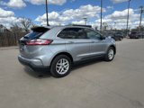 Used 2023 Ford Edge SEL image 3
