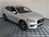 Used 2020 Volvo XC60 T5 Momentum image 2