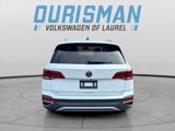 Certified 2024 Volkswagen Taos SE image 4