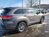 Used 2017 Toyota Highlander XLE image 5
