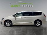 Used 2017 Chrysler Pacifica Touring-L image 2