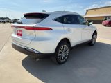 Used 2021 Toyota Venza LE image 6