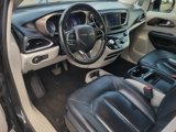 Used 2018 Chrysler Pacifica Touring-L image 3