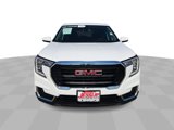 Used 2024 GMC Terrain SLE image 3