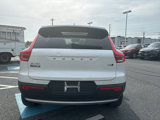 Used 2021 Volvo XC40 T5 Momentum image 4