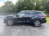 Used 2020 Toyota Highlander XLE image 2