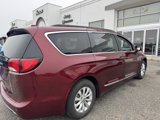 Used 2017 Chrysler Pacifica Touring-L image 4