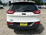 Used 2017 Jeep Cherokee Limited image 3
