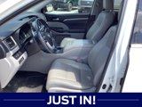 Used 2017 Toyota Highlander Limited image 4
