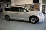 Used 2021 Chrysler Pacifica Touring-L image 4