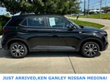 Used 2020 Hyundai Venue SE image 2