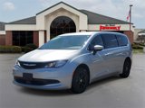 Used 2023 Chrysler Voyager LX image 4