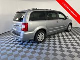 Used 2013 Chrysler Town & Country Touring image 6