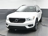 Used 2022 Volvo XC40 T5 R-Design image 3