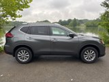 Used 2017 Nissan Rogue SV w/ SV Premium Package image 2