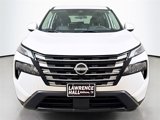 Used 2024 Nissan Rogue SV image 2