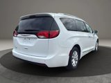 Used 2019 Chrysler Pacifica Touring-L image 5