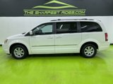 Used 2010 Chrysler Town & Country Touring image 6