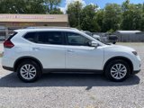 Used 2017 Nissan Rogue SV w/ SV Premium Package image 4