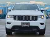 Used 2021 Jeep Grand Cherokee Laredo image 2