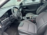 Used 2022 Kia Niro EX image 2