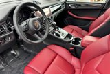 Certified 2025 Porsche Macan image 4