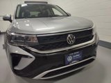 Certified 2022 Volkswagen Taos SE image 2