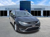 Used 2017 Chrysler Pacifica Touring-L w/ Tire & Wheel Group image 1