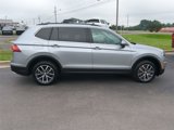 Used 2020 Volkswagen Tiguan SE image 2
